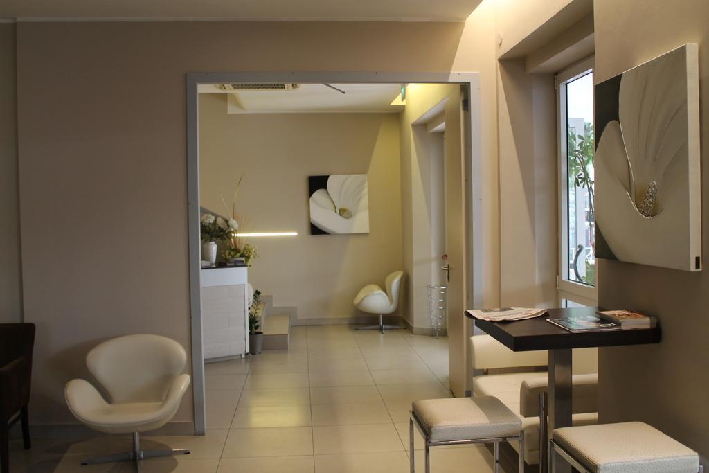 Hotel Sant'Elena Римини Экстерьер фото